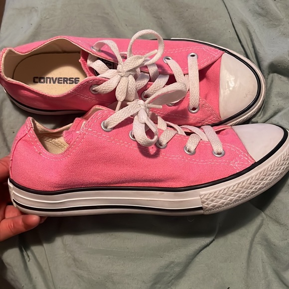 Pink converse - Picture 2 of 3